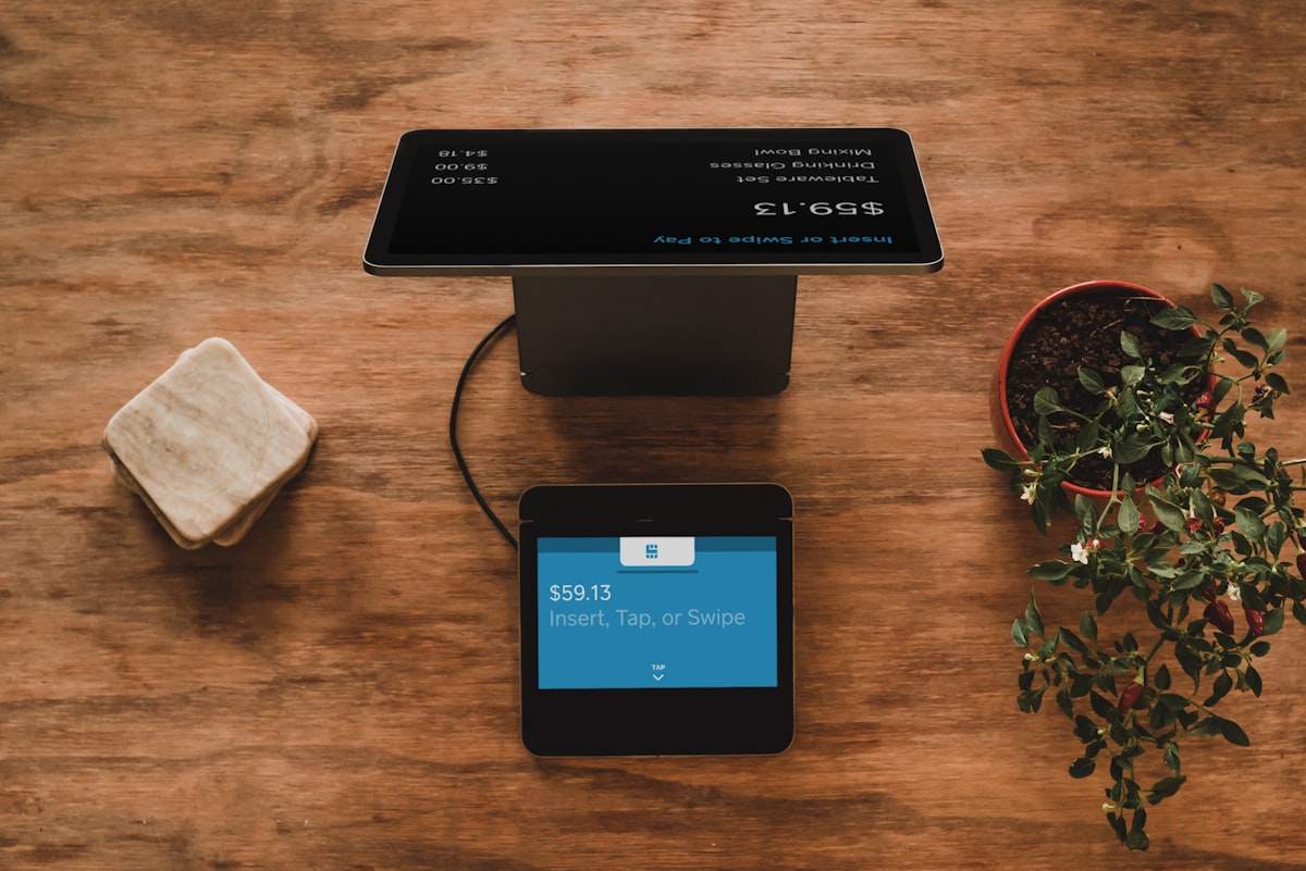 Retail & E-commerce